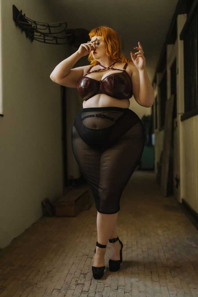 Amelia Swann - Curvaceous redheaded companion and pro switch 01